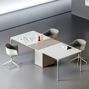 Konferencijos stalo ilgas stalas, paprastas, modernus konferencijų salės, stalo ir kėdės šviesos derinys prabangos balta šešių asmenų mažos
