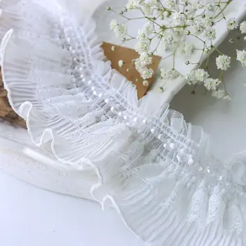 Elastinga nėrinių audinio vestuvinė suknelė, apačia dekoruoti 